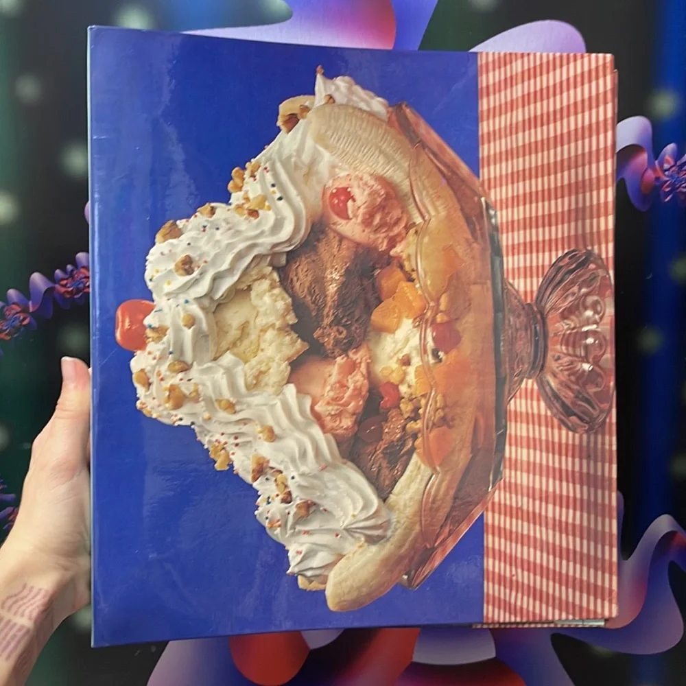 1976 Banana Split Colad Inc. 1 1/2” Super Ring Binder 🍌